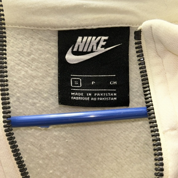 Nike quarter Zip - Picture 2 of 3
